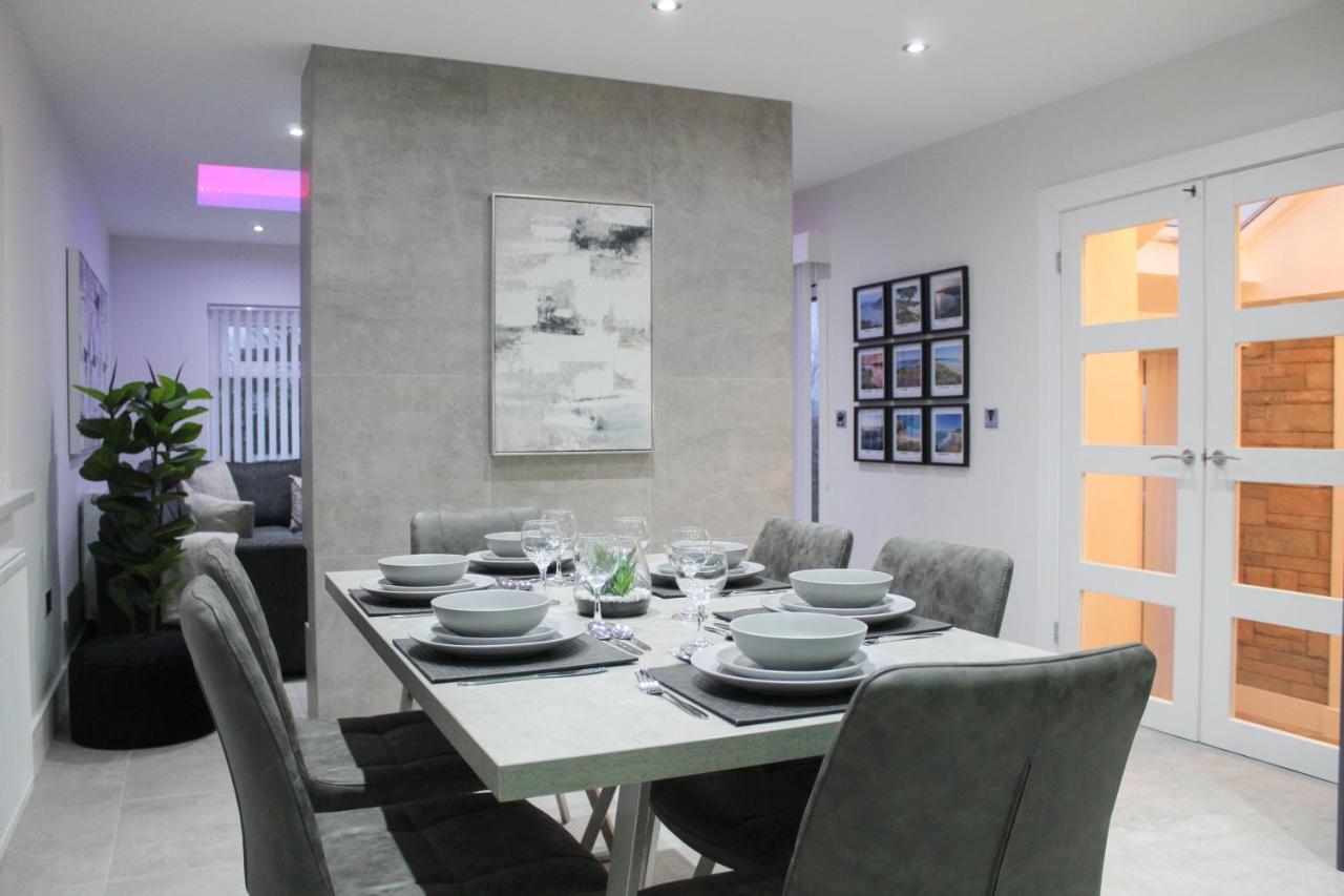 Luxury Property With Hot Tub And Sea Views Oystermouth Exteriér fotografie