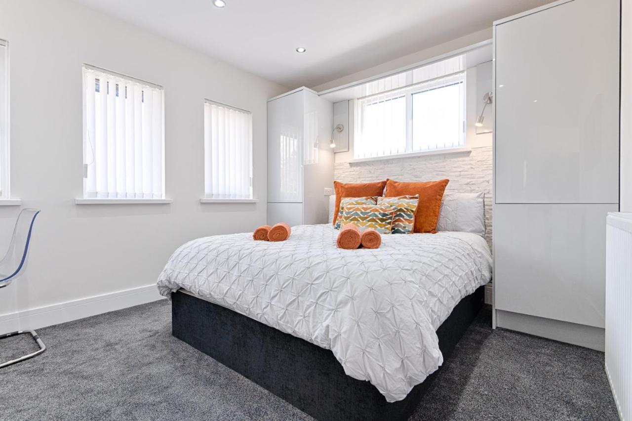 Luxury Property With Hot Tub And Sea Views Oystermouth Exteriér fotografie