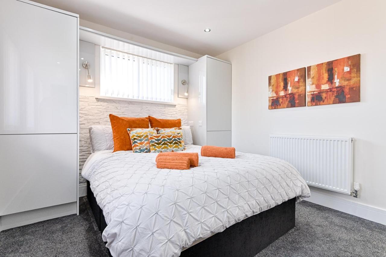 Luxury Property With Hot Tub And Sea Views Oystermouth Exteriér fotografie