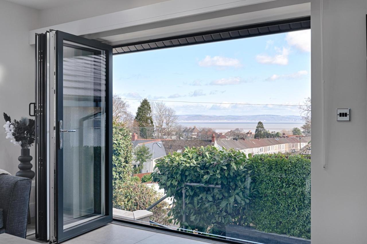 Luxury Property With Hot Tub And Sea Views Oystermouth Exteriér fotografie
